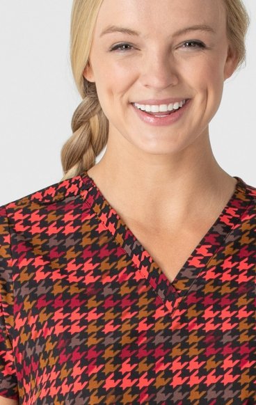 6657 WINK Fitted 3-Pocket V-Neck Print Top - Houndstooth Hollow 6657 WINK Fitted 3-Pocket V-Neck Print Top - Houndstooth Hollow