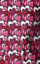 6147 WINK 2 Pocket V-Neck Print Top - Heart Flow