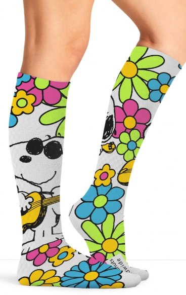 Tooniforms Print Support Graduated Compression Socks - Snoopy Grooves Tooniforms Print Support Graduated Compression Socks - Snoopy Grooves