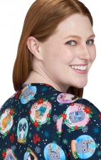 384PRA koi Artist Series Leslie Print Top - Holiday Cats