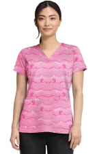 MC8564 Med Couture 2 Pocket V-Neck Print Top - In the Loop