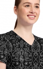 MC632 Med Couture V-Neck Print Top - First Rodeo