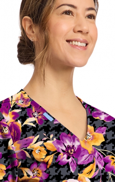 CK856 Haut Imprimé à Col en V avec 2 Poches par Cherokee - Velvet Floral