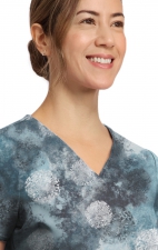 HH910 Healing Hands Amanda Haut Imprimer à Col en V avec Ruban Grosgrain - Moody Dots