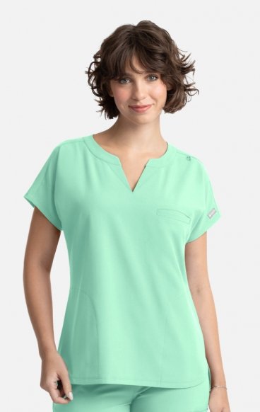 *FINAL SALE M 5003 Momentum Dolman 3 Pocket Top by Maevn *FINAL SALE M 5003 Momentum Dolman 3 Pocket Top by Maevn