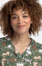 1797 Maevn Curved V-Neck Print Top - Cuddly Checkup