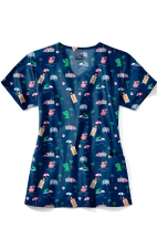 Z12213 Zoe + Chloe Curved V-neck Print Scrub Top - Safari Splash