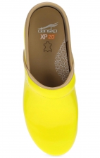 XP 2.0 Neon Yellow Patent Sabot Antidérapante pour Femmes par Dansko