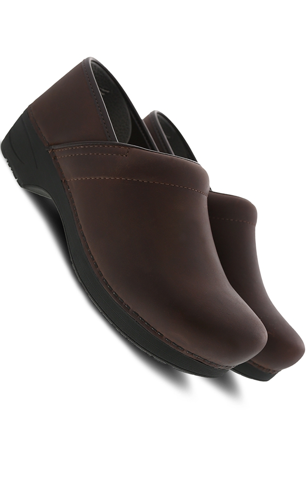 XP 2.0 Men's Brown Oiled by Dansko - Scrubscanada.ca